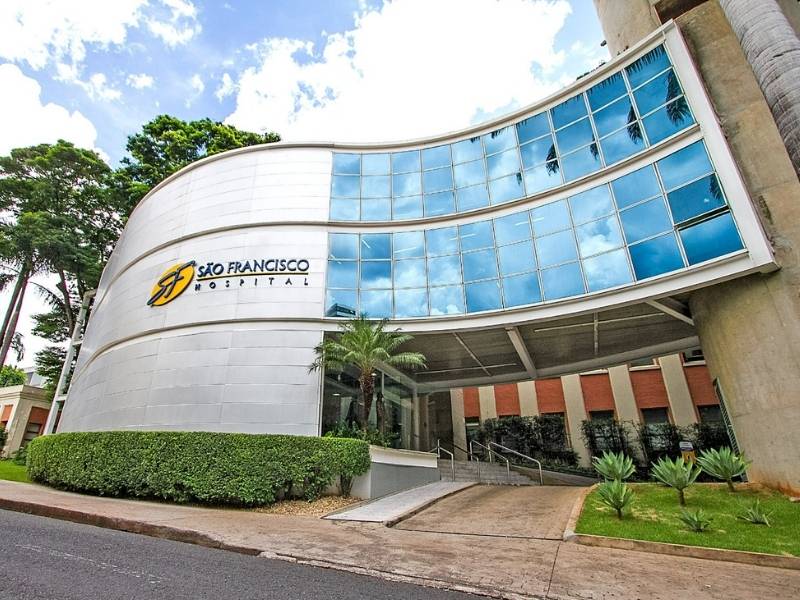 Hospital São Francisco Ribeirão Preto 1 Fachada do Hospital São Francisco em Ribeirão Preto, referência regional em alta complexidade e parte da rede própria Hapvida