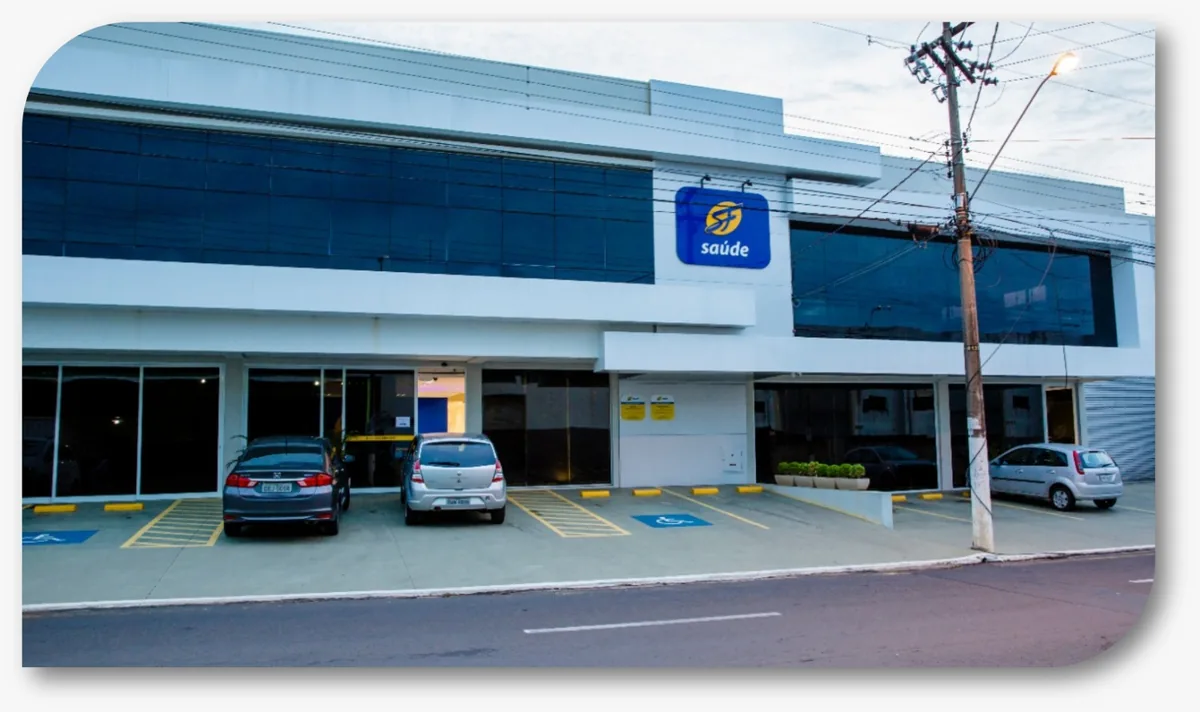Fachada da unidade Hapvida em Marília, na Av. Castro Alves, 1717, Somenzari, com pronto atendimento 24h, consultas e exames de imagem